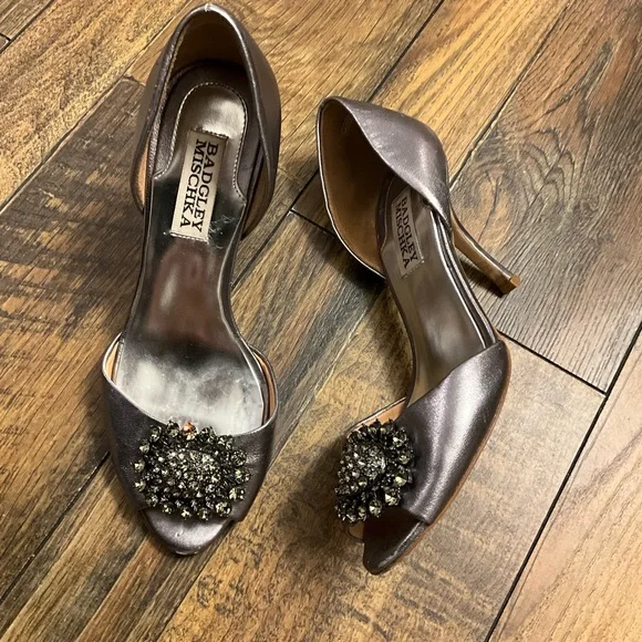 BADGLEY MISCHKA WOMENS BRIDAL DARK SILVER PUMP HEEL SIZE 6 - Picture 2 of 9